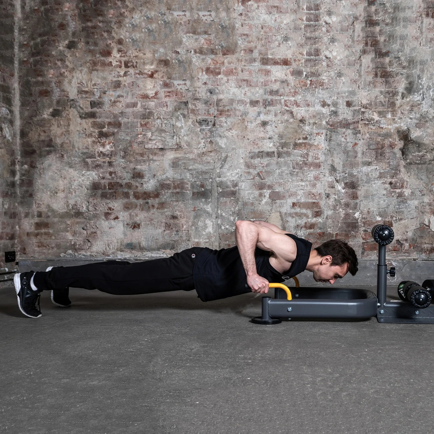 Фото Тренажер для приседаний STONERISE S960 со склада магазина Спортев