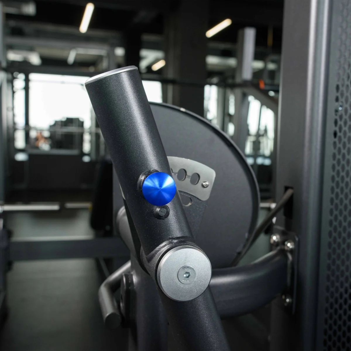 Фото E7002JZ Разгибание ног сидя. Стек 135 кг со склада магазина Спортев