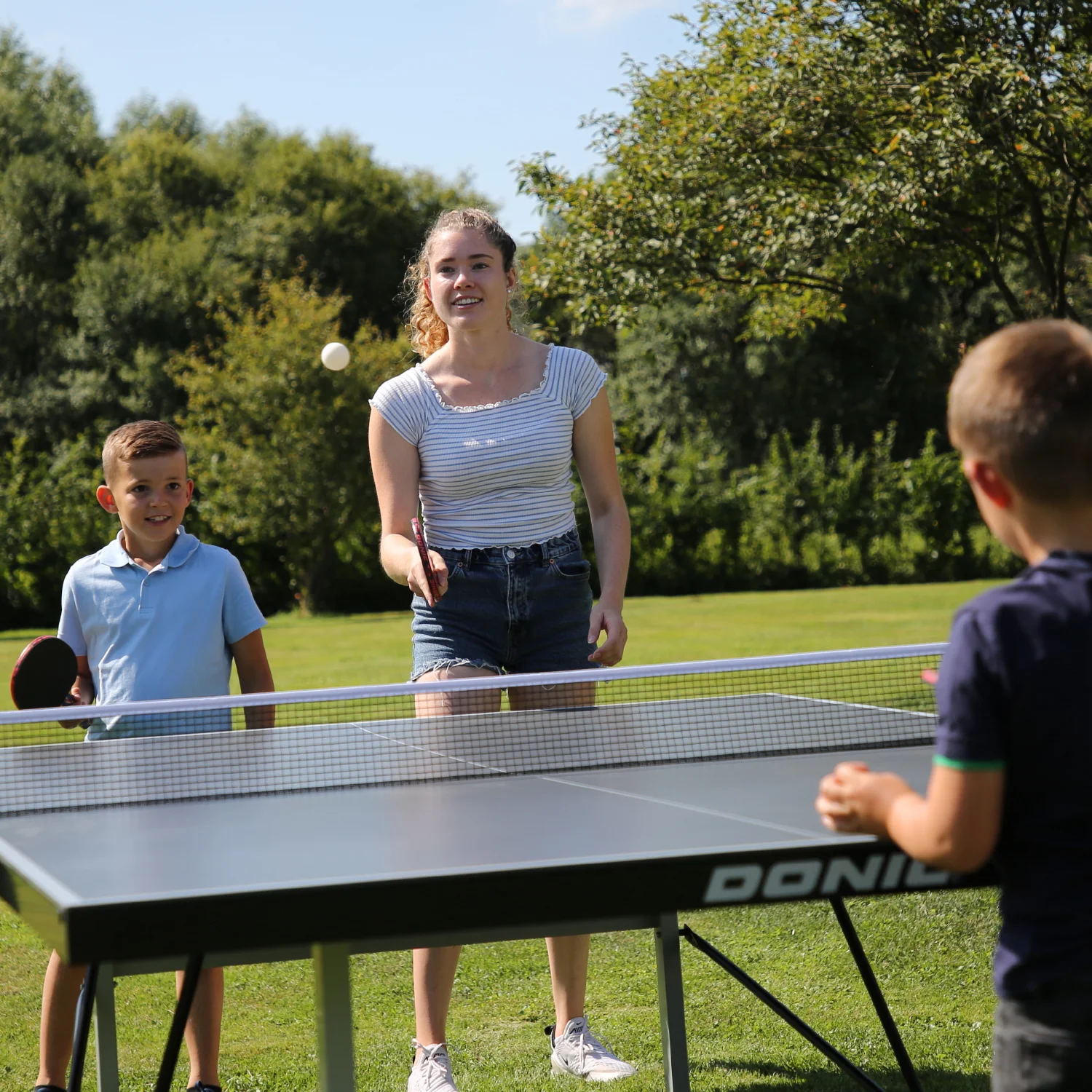 Фото Теннисный стол DONIC OUTDOOR ROLLER 1000 BLUE 230291-B со склада магазина Спортев