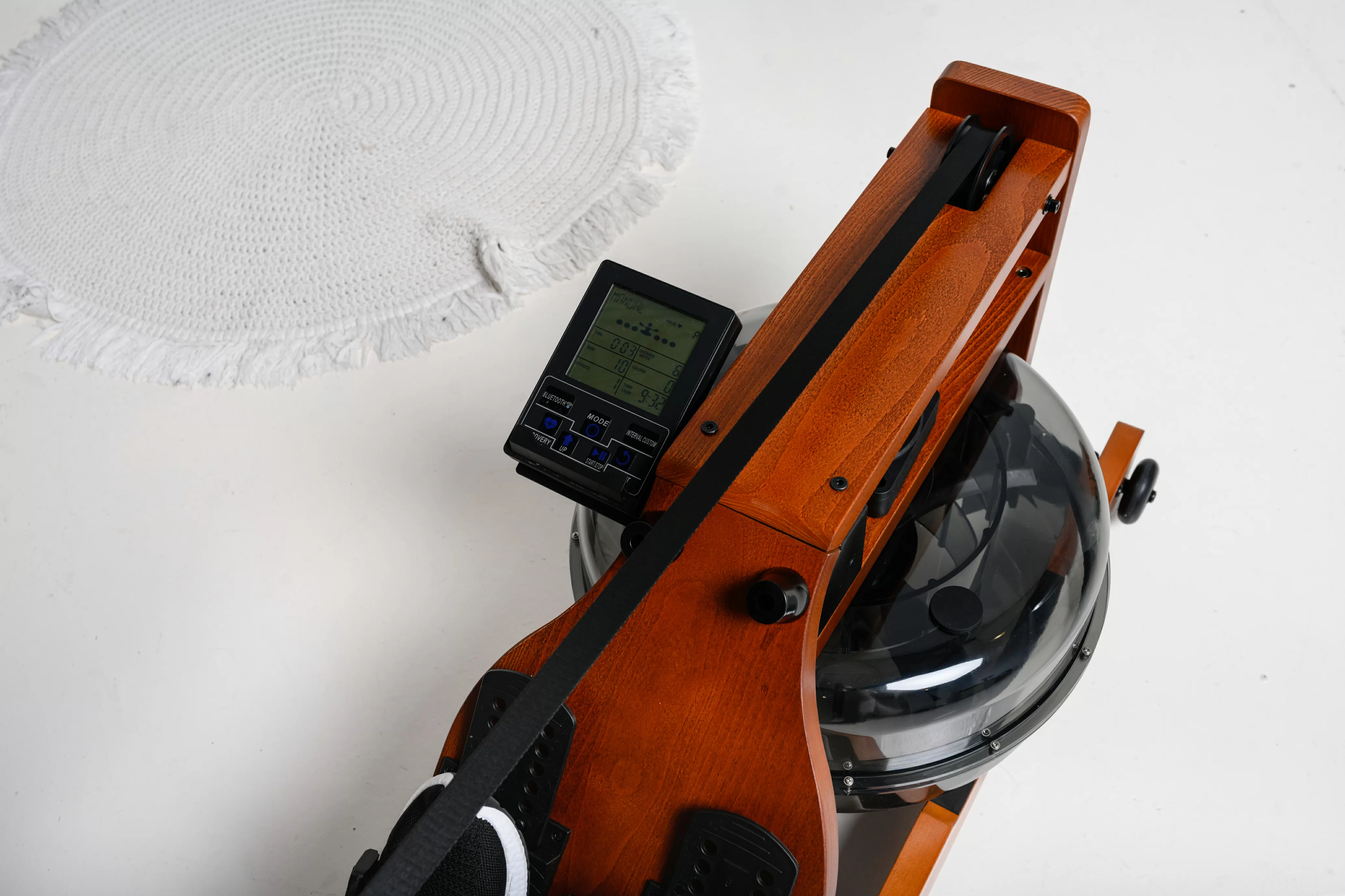 Фото Гребной тренажер UNIX Fit Wood Rower Dark со склада магазина Спортев