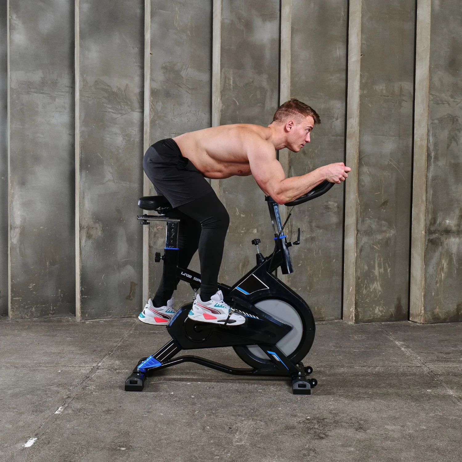 Фото Велотренажер (спин-байк) DFC YB9800 со склада магазина Спортев