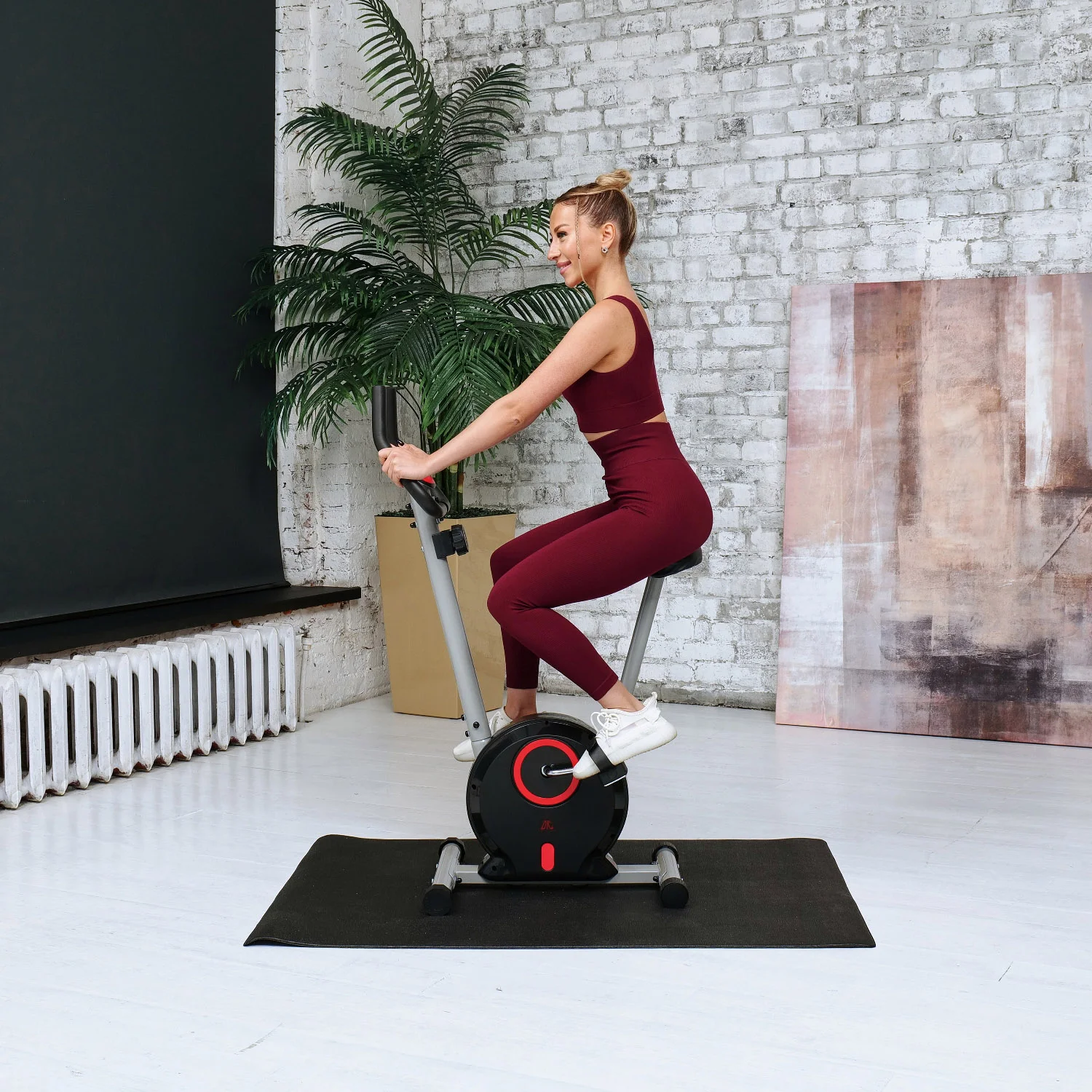 Фото Велотренажер DFC B85001BR со склада магазина Спортев