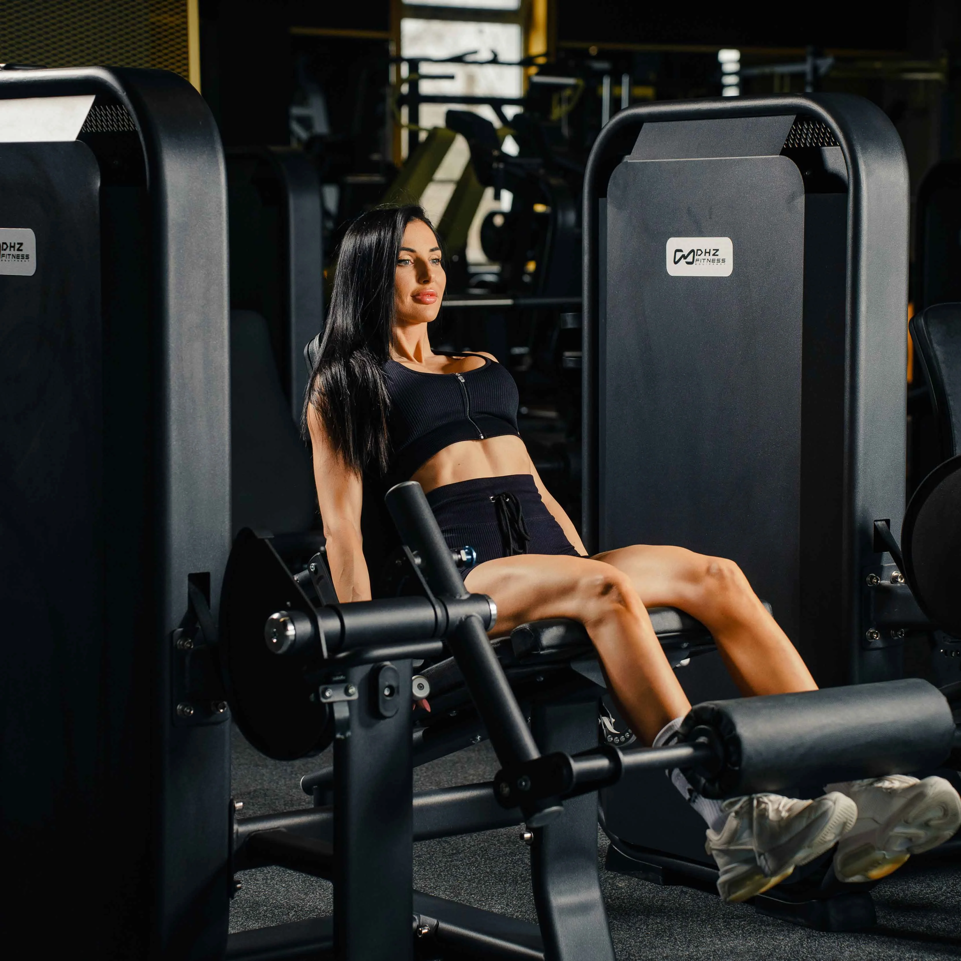 Фото E7002JZ Разгибание ног сидя. Стек 135 кг со склада магазина Спортев