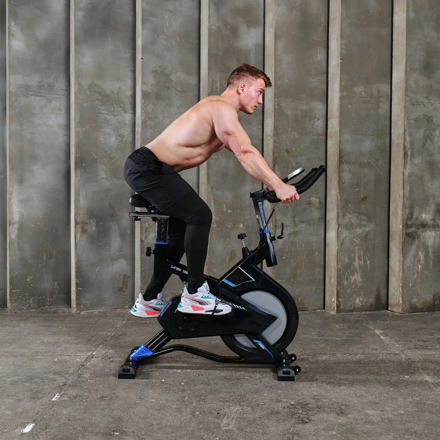 Фото Велотренажер (спин-байк) DFC YB9800 со склада магазина Спортев