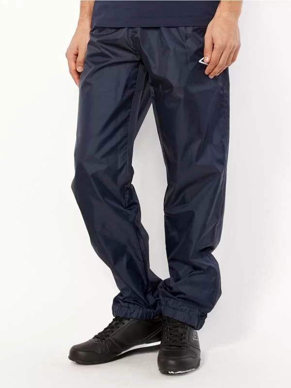 Фото Брюки ветрозащитные Umbro Uniform Training Shower Pants т.син/бел/бел 423013/911 со склада магазина СпортЕВ