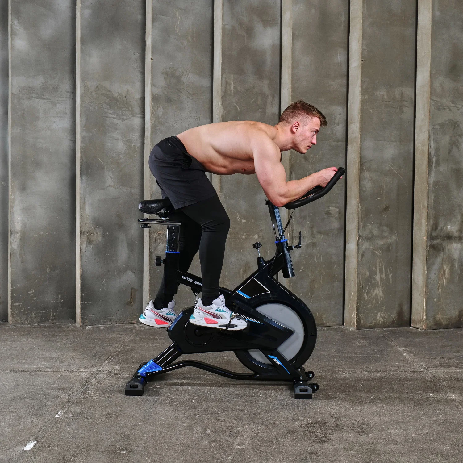 Фото Велотренажер (спин-байк) DFC YB9800 со склада магазина Спортев