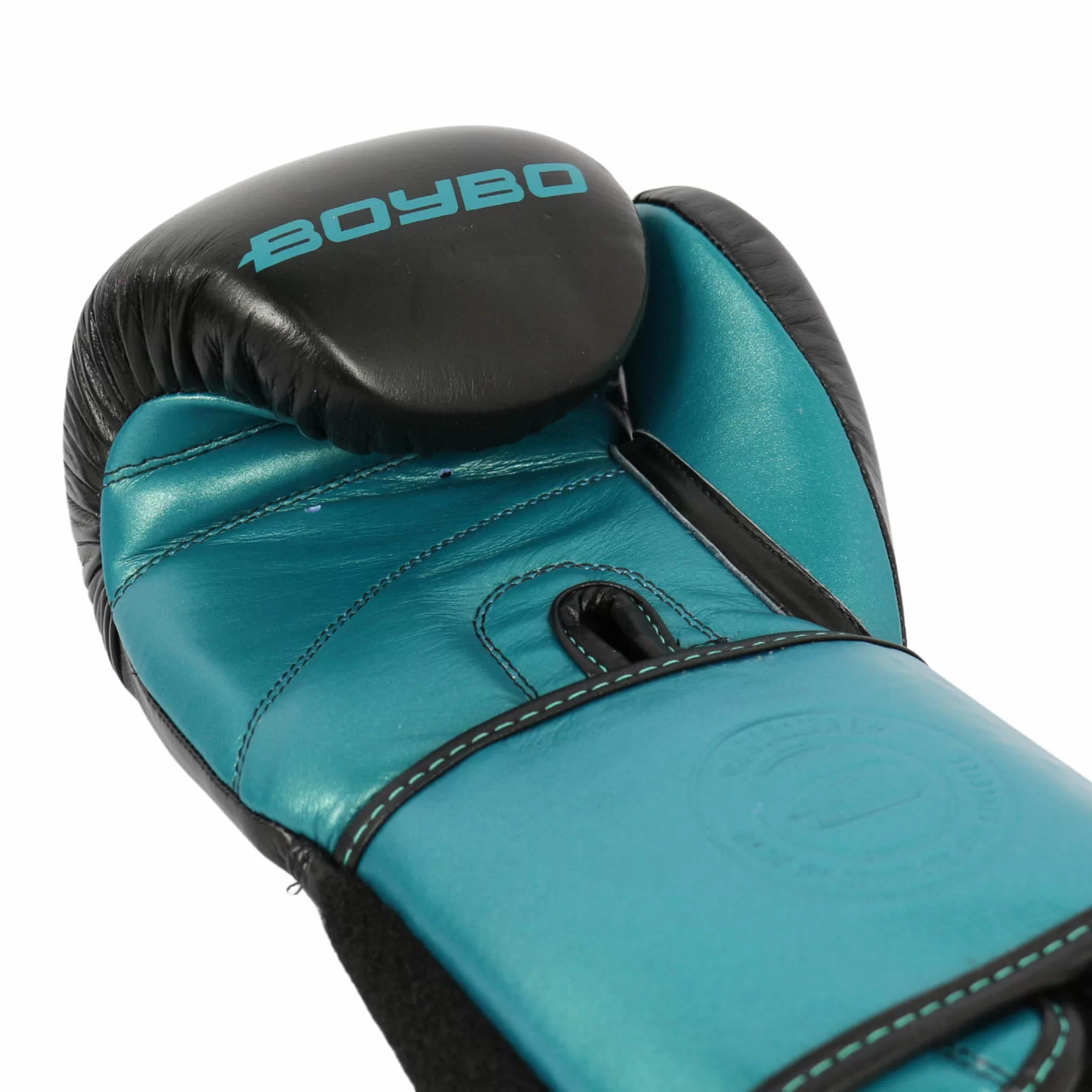 Фото Перчатки боксерские BoyBo Exist кожа голубые BBG300 со склада магазина СпортЕВ