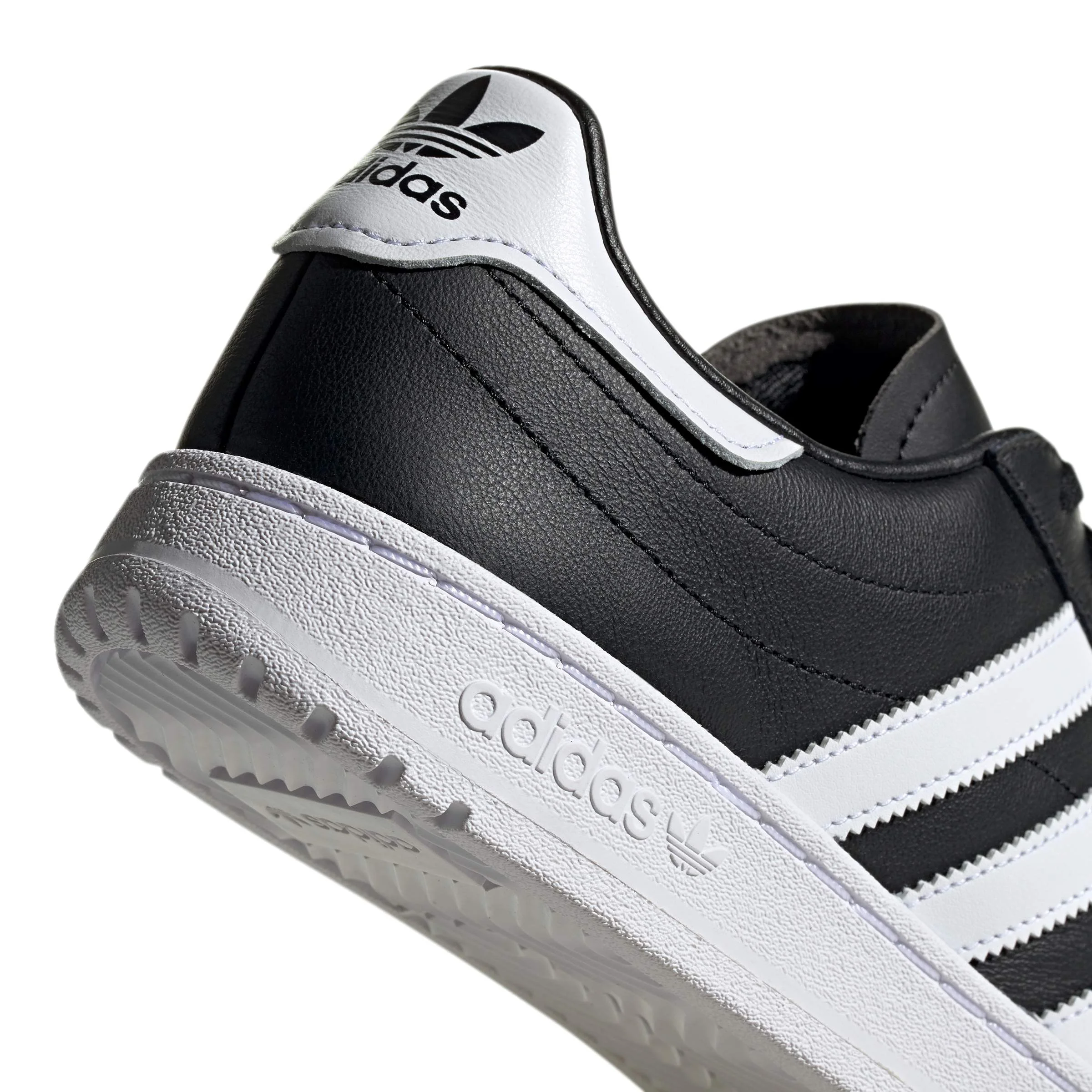 Кроссовки Adidas Team Court черный/белый EF6048 Фото Кроссовки Adidas Team Court черный/белый EF6048 со склада магазина Спортев