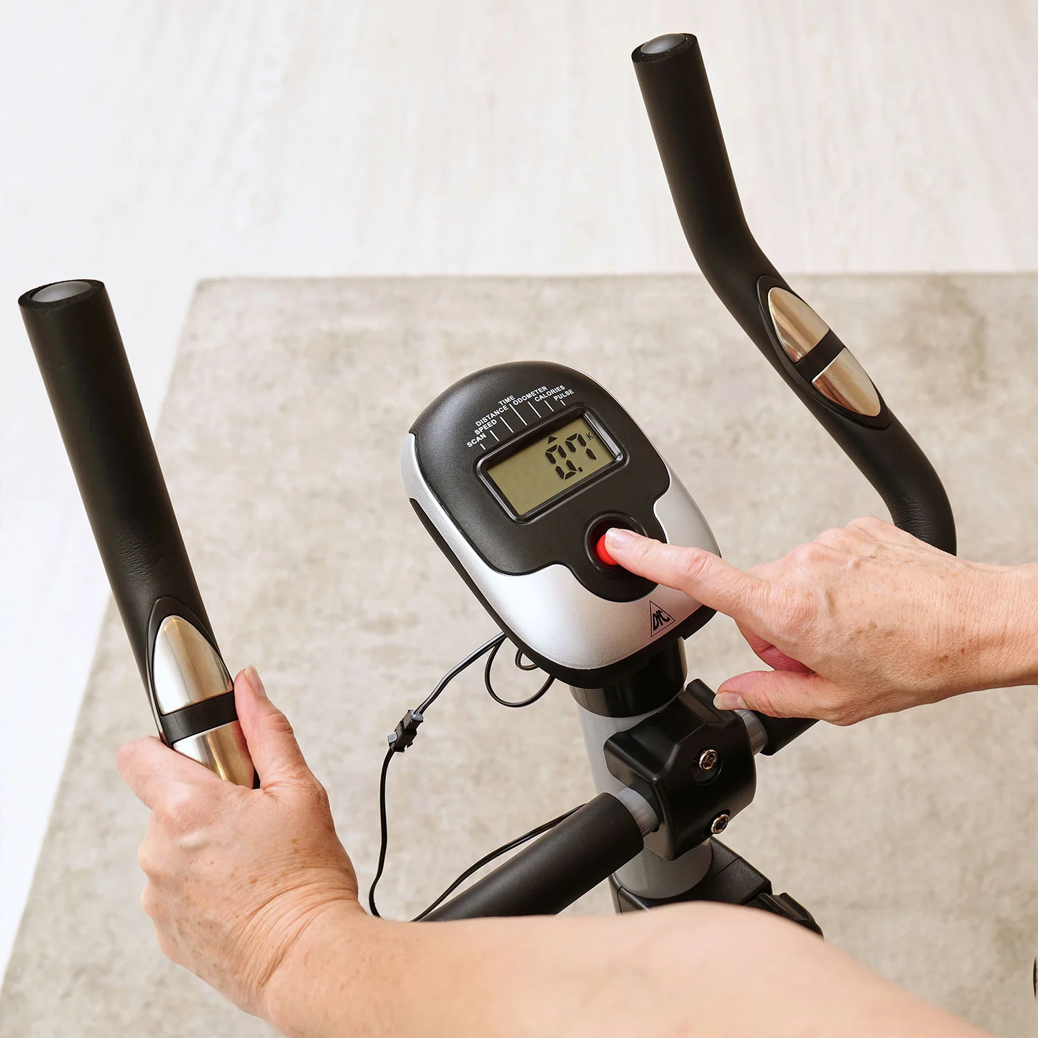 Фото Велотренажер DFC B3.2 (черный/серебристый) со склада магазина Спортев