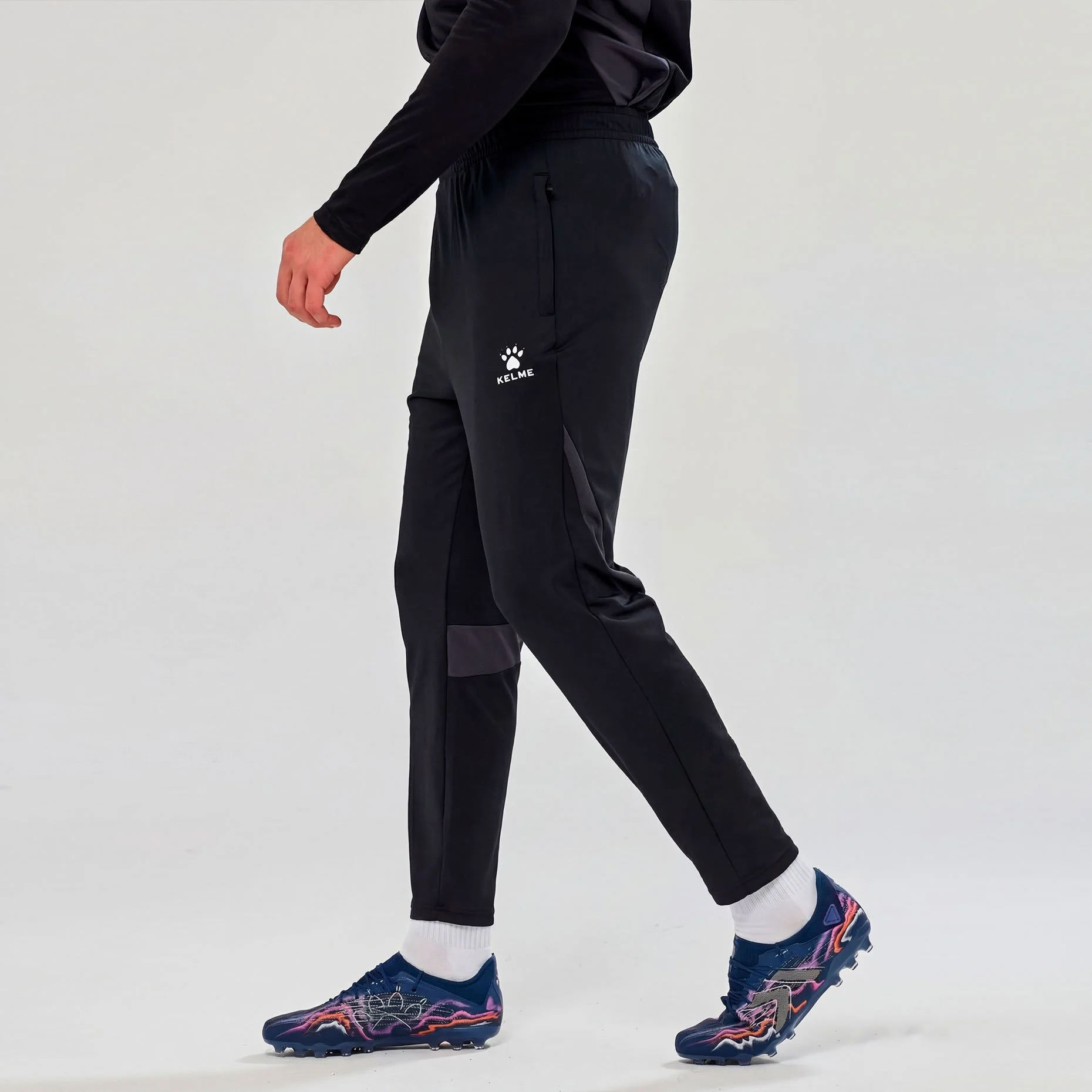 Фото Брюки Kelme RIYGO взрослые  7561CK1161.000 со склада магазина Спортев