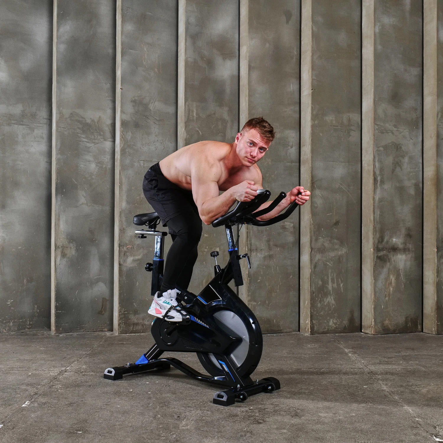 Фото Велотренажер (спин-байк) DFC YB9800 со склада магазина Спортев