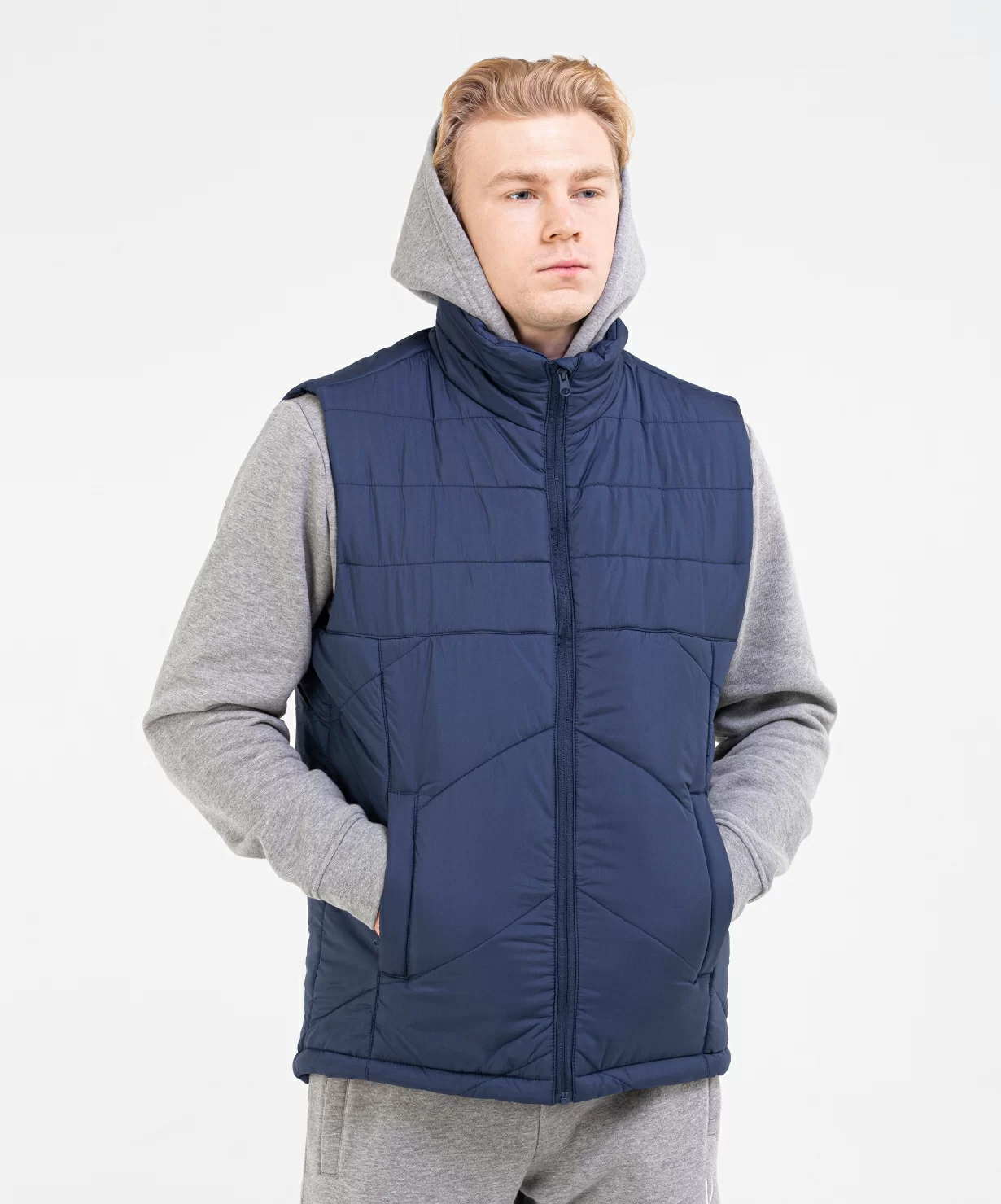Фото Жилет утепленный ESSENTIAL Padded Vest, темно-синий Jögel со склада магазина Спортев