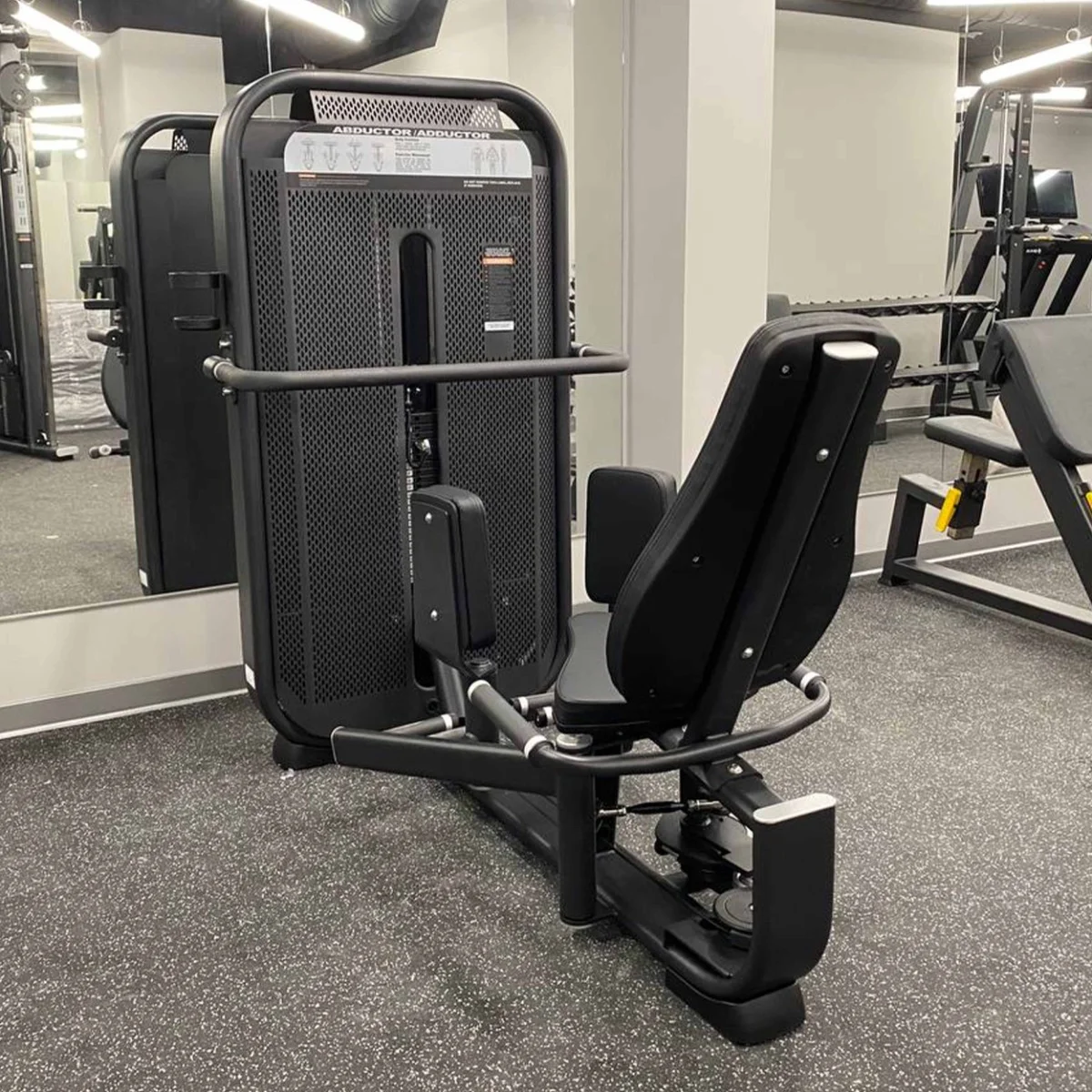 Фото E7021JZ Сведение/Разведение ног сидя. Стек 135 кг со склада магазина Спортев