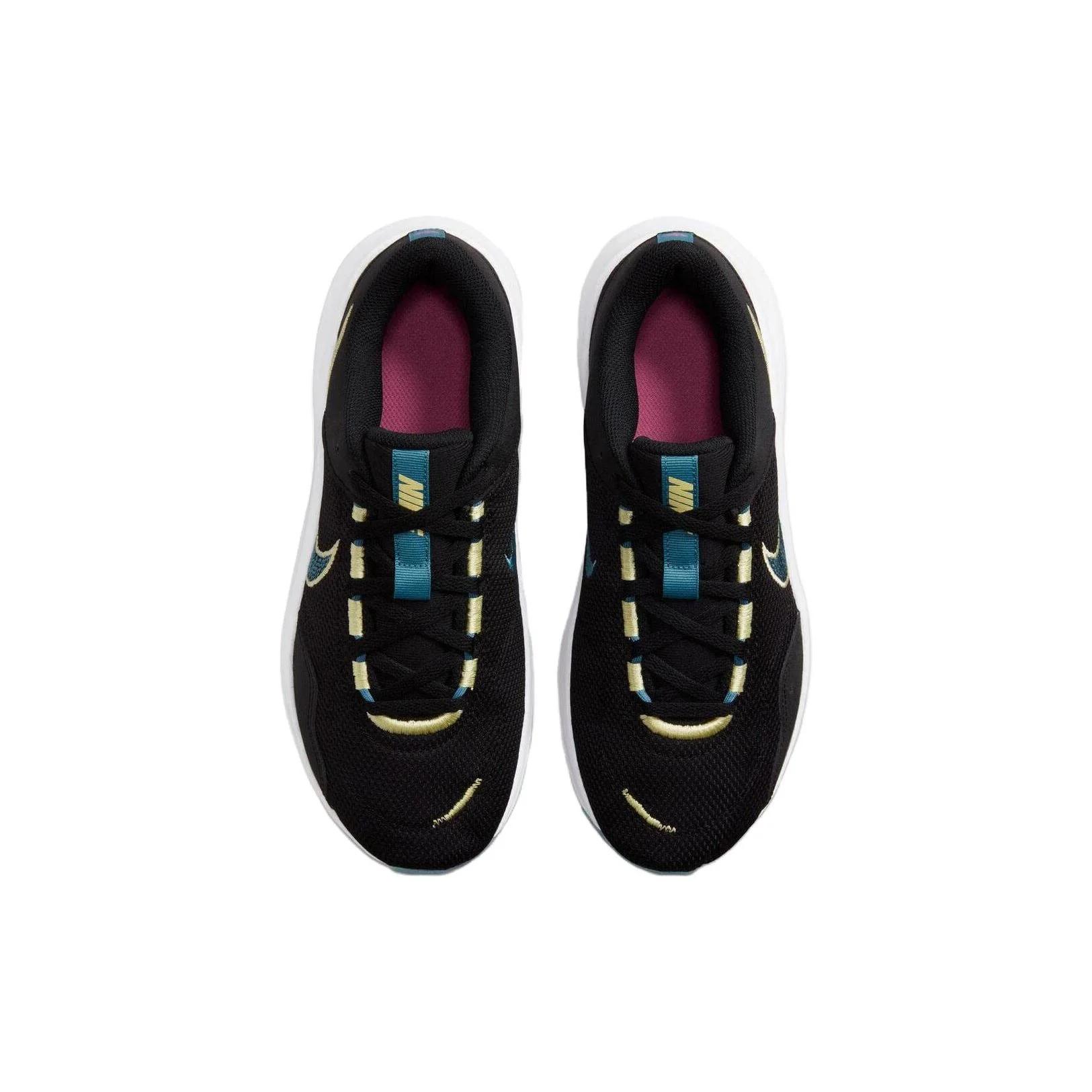 Кроссовки Nike Legend Essential 3 черный DM1119 006 Фото Кроссовки Nike Legend Essential 3 черный DM1119 006 со склада магазина Спортев