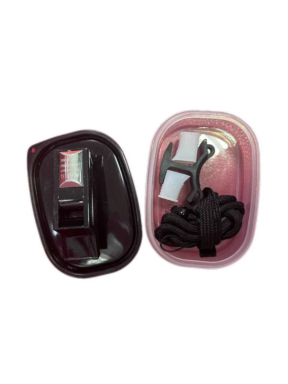 Фото Свисток пластик со шнурком без шарика со склада магазина Спортев