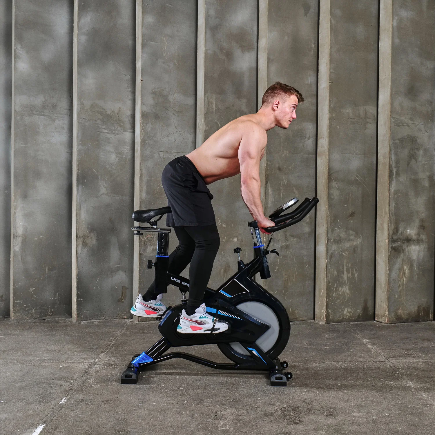 Фото Велотренажер (спин-байк) DFC YB9800 со склада магазина Спортев