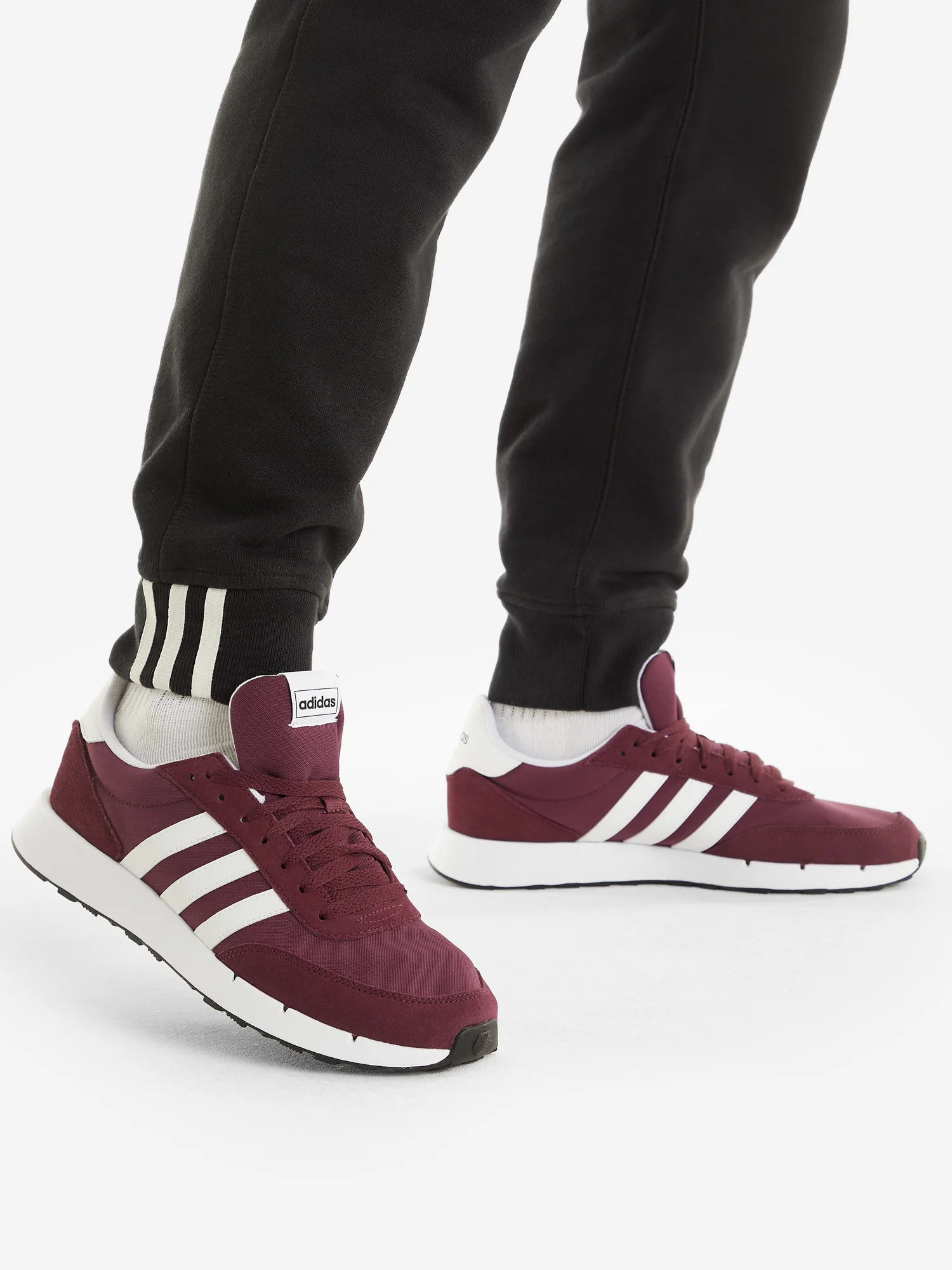 Кроссовки Adidas Run 60s 2.0 бордовый HO0355 Фото Кроссовки Adidas Run 60s 2.0 бордовый HO0355 со склада магазина Спортев