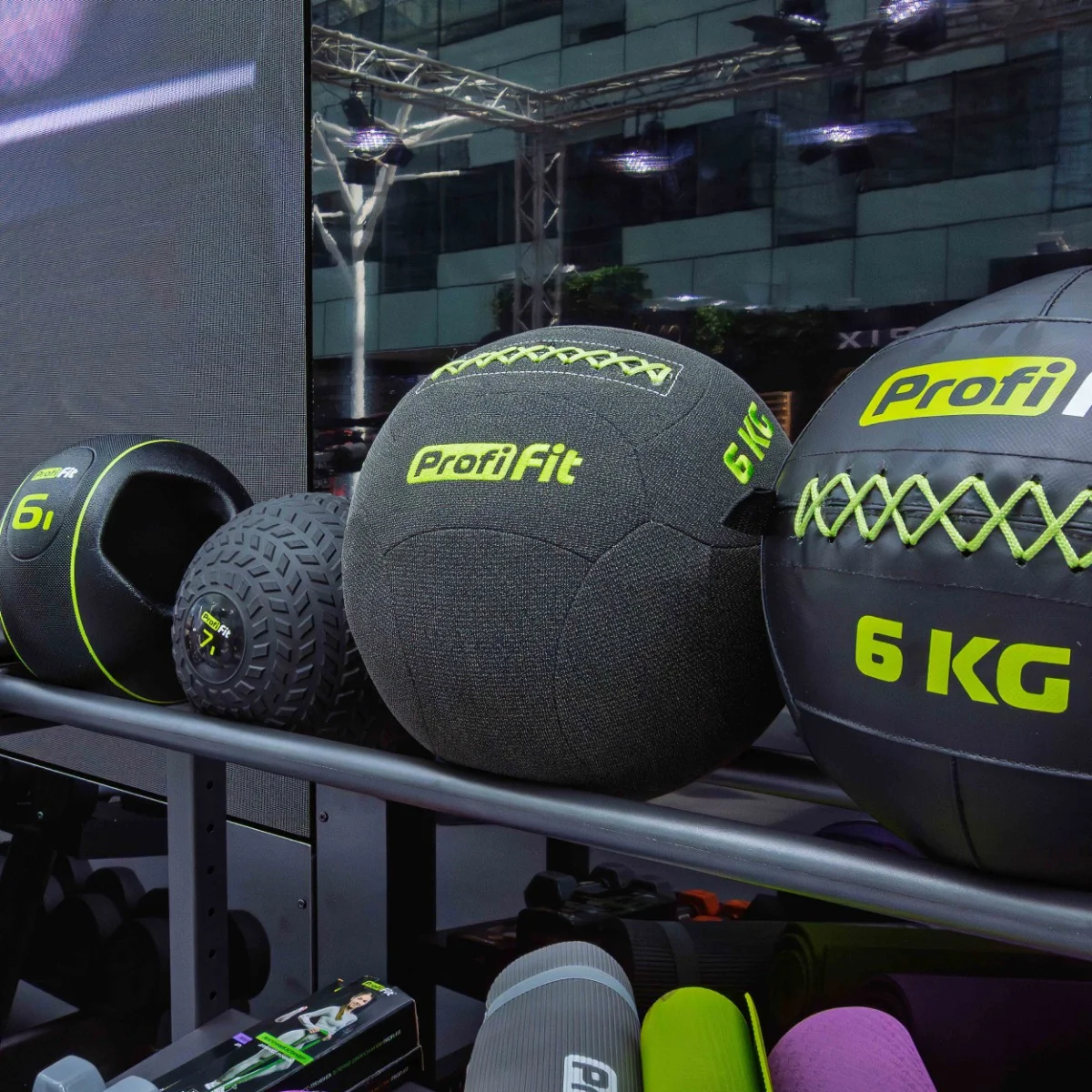 Фото Медицинбол с хватами PROFI-FIT 6 кг со склада магазина Спортев