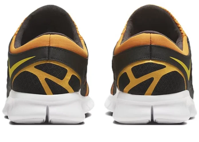 Кроссовки Nike Free Run 2 DQ8977-800 Фото Кроссовки Nike Free Run 2 DQ8977-800 со склада магазина Спортев