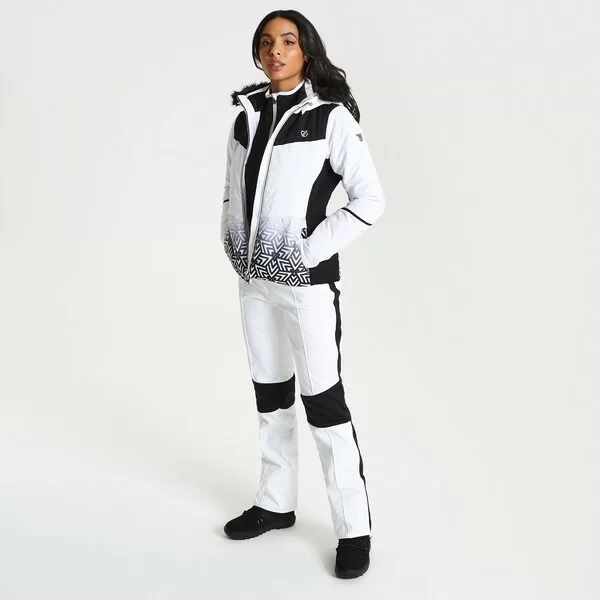 Фото Куртка Iceglaze Jacket (Цвет 900, Белый) DWP442 со склада магазина СпортЕВ