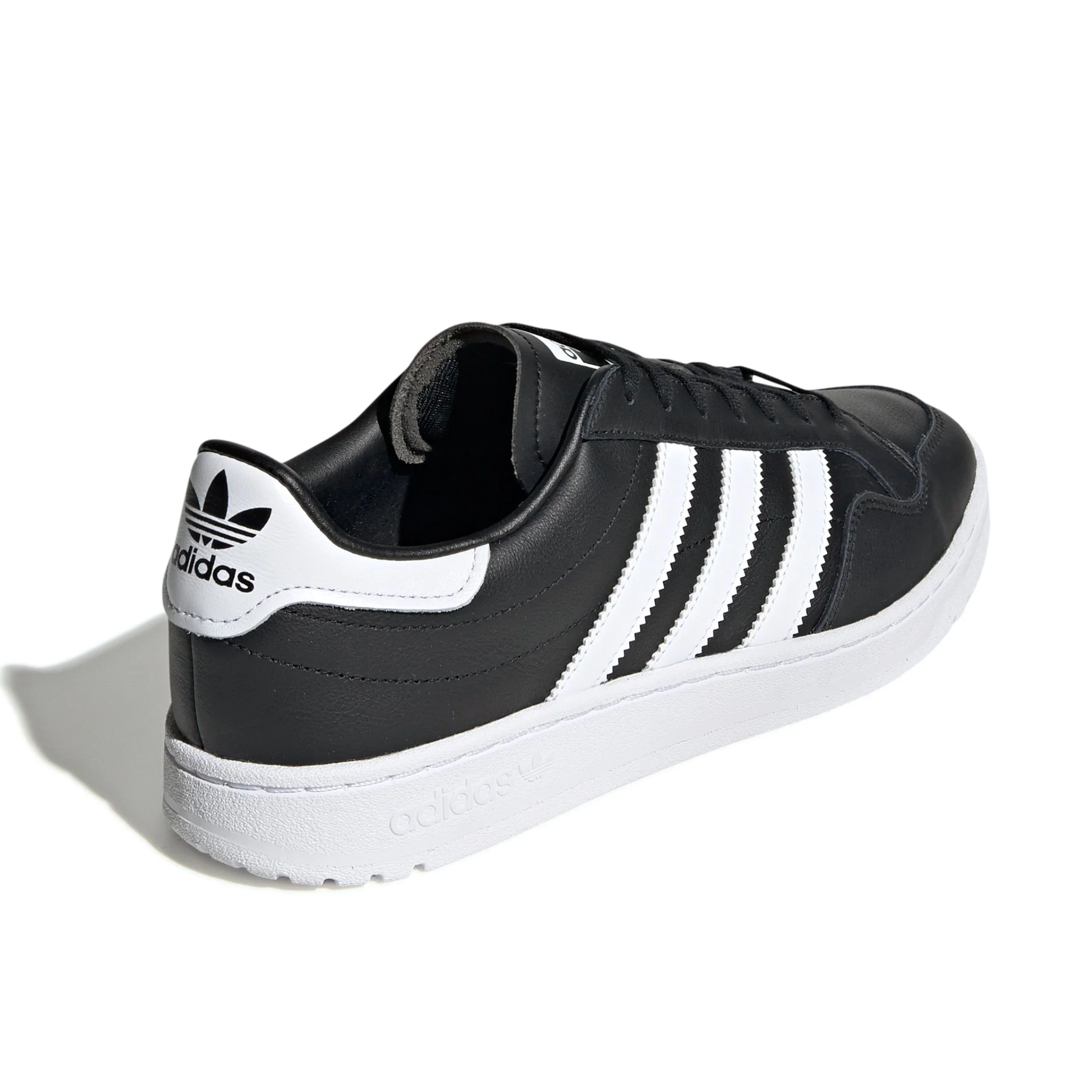 Кроссовки Adidas Team Court черный/белый EF6048 Фото Кроссовки Adidas Team Court черный/белый EF6048 со склада магазина Спортев
