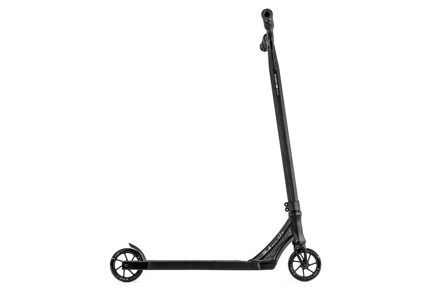 Самокат Ethic Complete Scooter Erawan V2 "M" трюковой черный 011820 Фото Самокат Ethic Complete Scooter Erawan V2 "M" трюковой черный 011820 со склада магазина Спортев