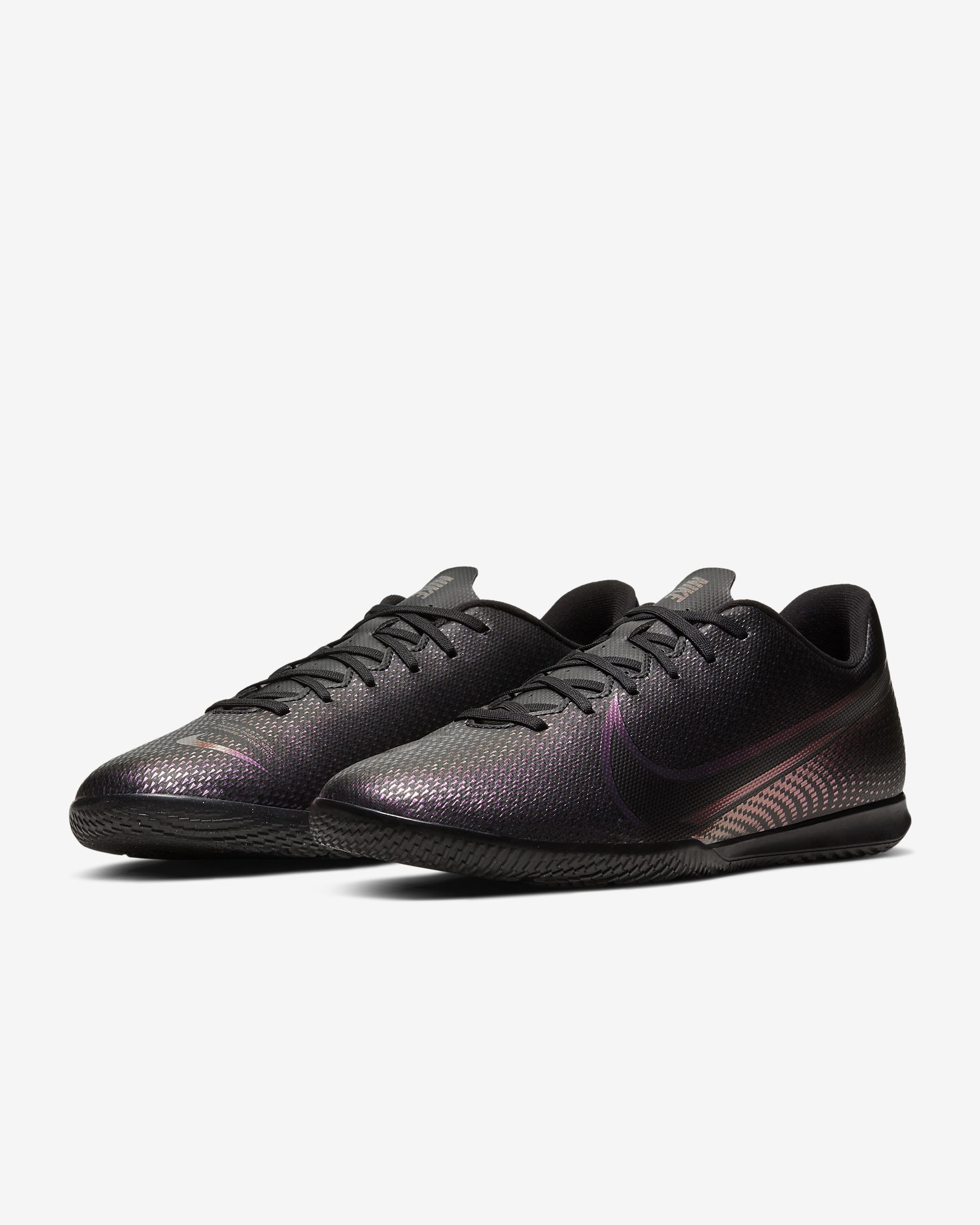 Фото Бутсы Nike Mercurial Vapor 13 Club IC AT7997-010 со склада магазина Спортев