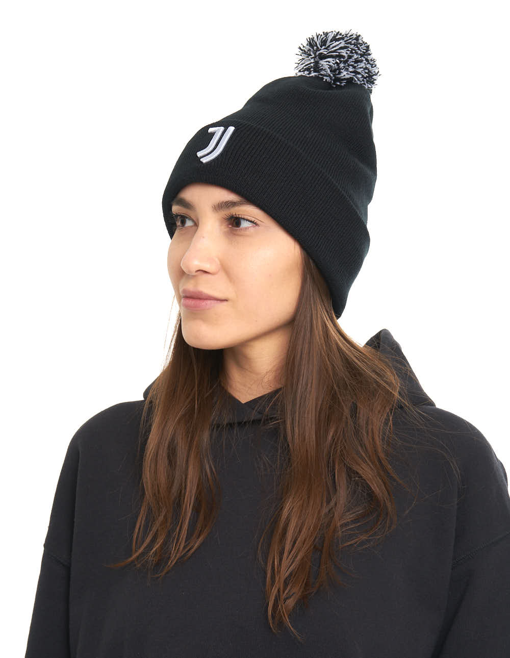 Фото Шапка FC Juventus с помпоном черная р.55-58 37304 со склада магазина Спортев