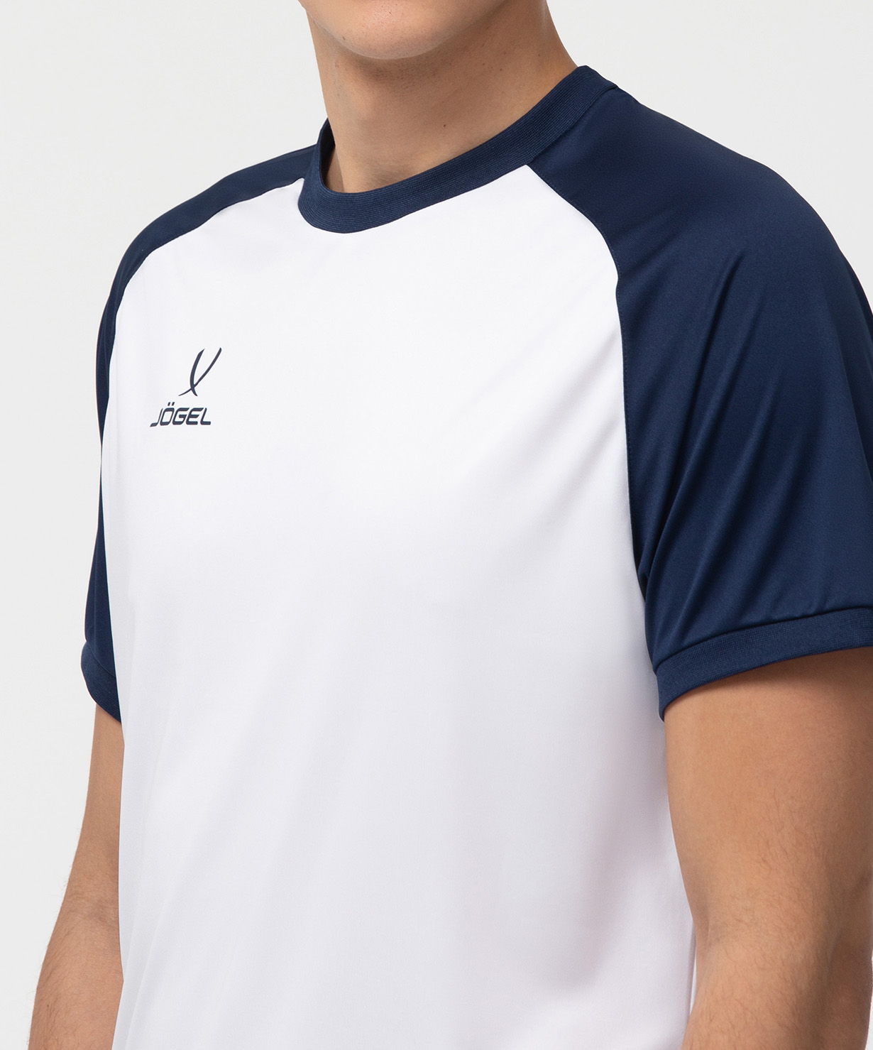 Фото Футболка игровая JOGEL CAMP Reglan Jersey, белый/темно-синий со склада магазина Спортев