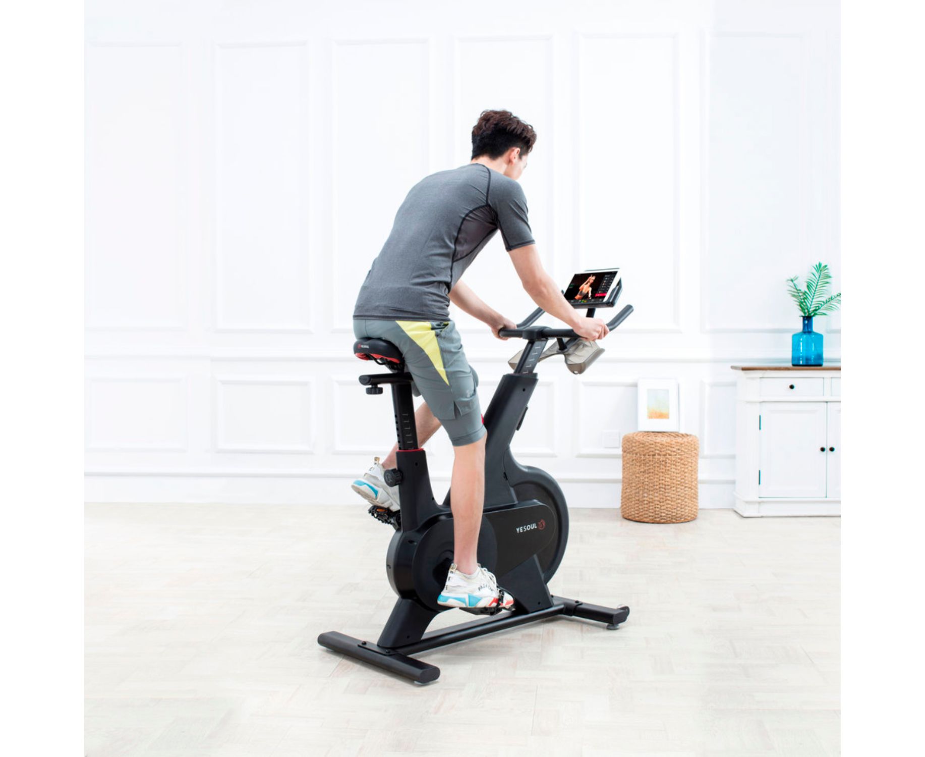 Фото Велотренажер DFC Yesoul черный BM1-B со склада магазина Спортев