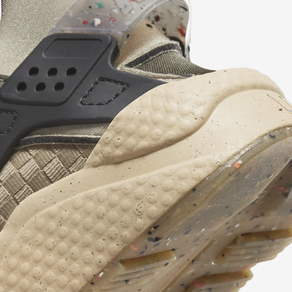 Фото Кроссовки Nike Air Huarache Crater PRM хаки DM0863-300 со склада магазина Спортев