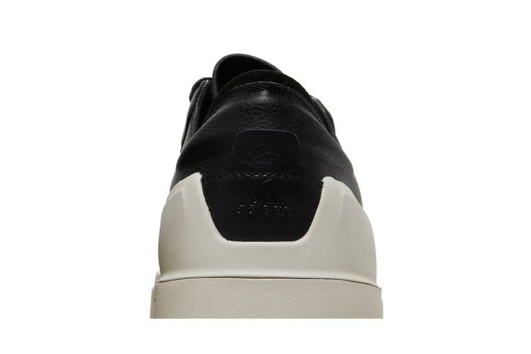 Кроссовки Adidas Court Revival HP2604 Фото Кроссовки Adidas Court Revival HP2604 со склада магазина Спортев
