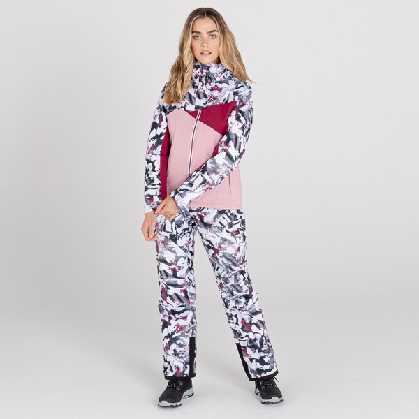 Фото Куртка Determined Jacket (Цвет WPA, Розовый) DWP508 со склада магазина Спортев