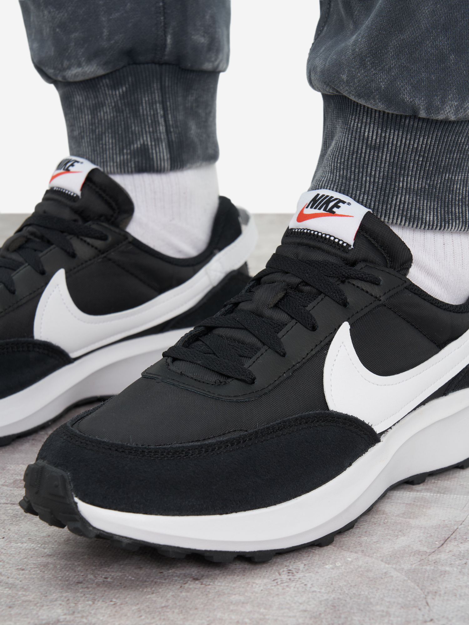 Фото Кроссовки Nike Waffle Debut черный DH9522-001 со склада магазина Спортев