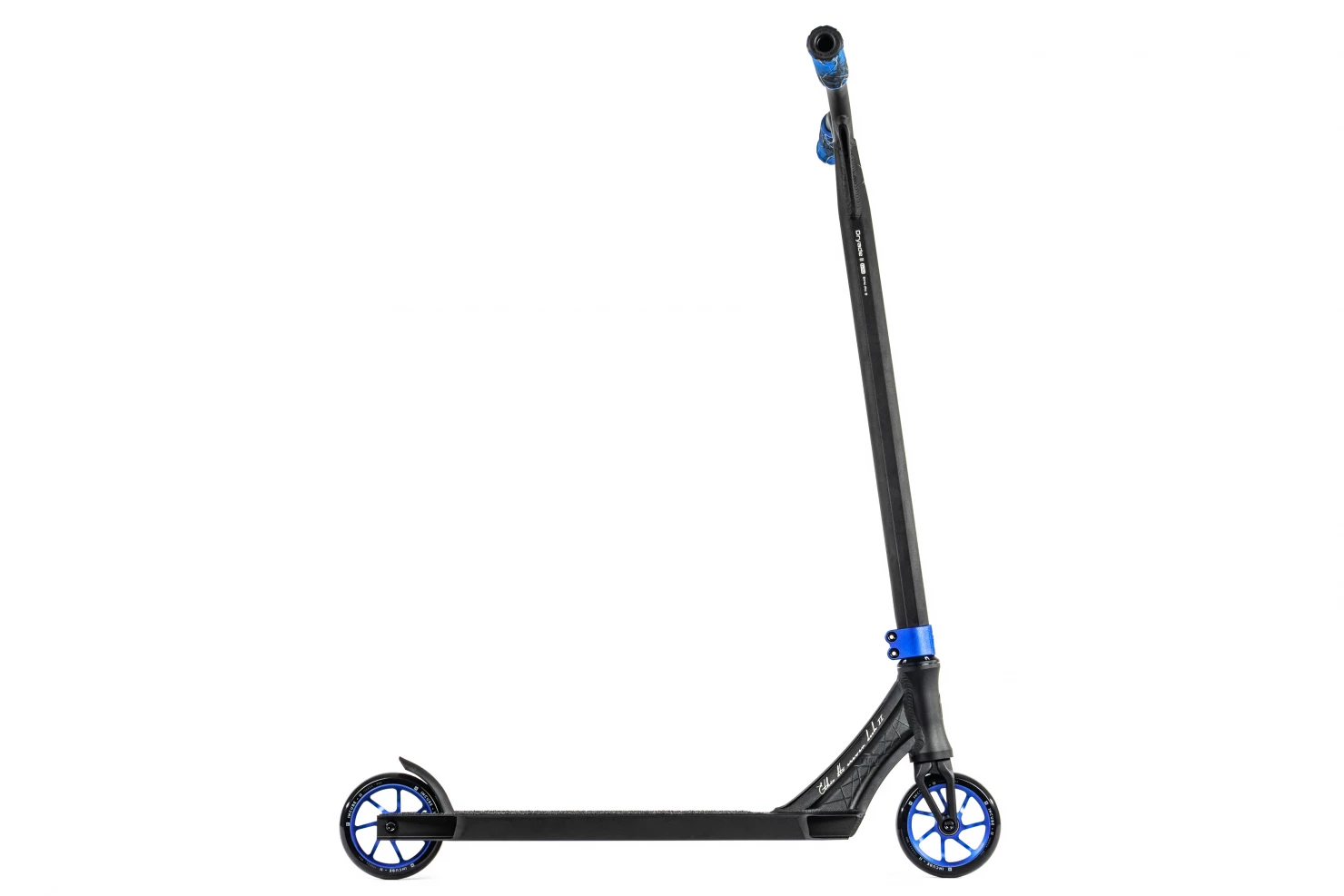 Самокат Ethic Complete Scooter Erawan V2 "M" трюковой синий 011816 Фото Самокат Ethic Complete Scooter Erawan V2 "M" трюковой синий 011816 со склада магазина Спортев