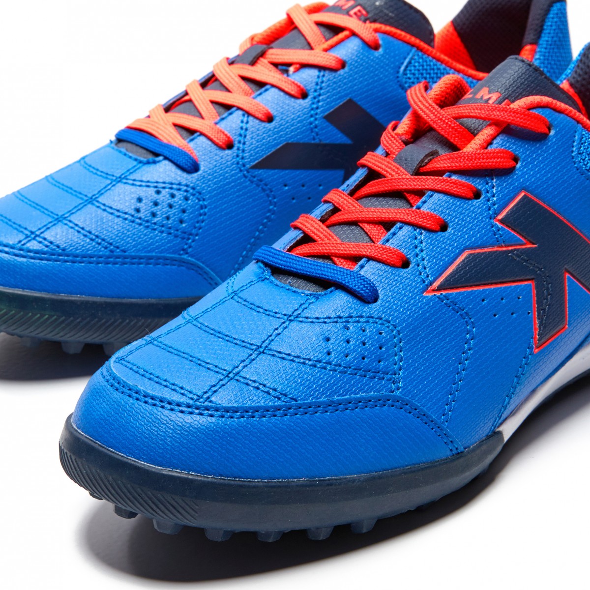 Фото Бутсы Kelme GoleIro turf 55964-703 со склада магазина Спортев