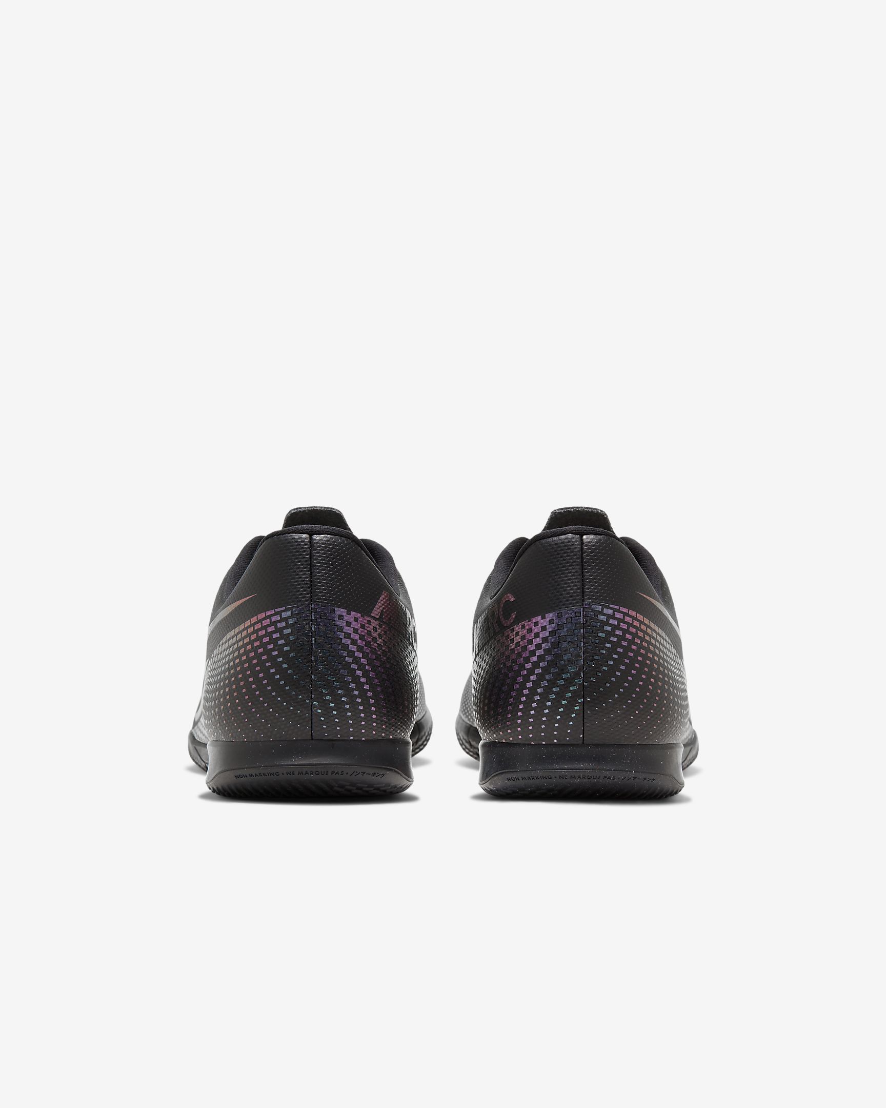 Фото Бутсы Nike Mercurial Vapor 13 Club IC AT7997-010 со склада магазина Спортев