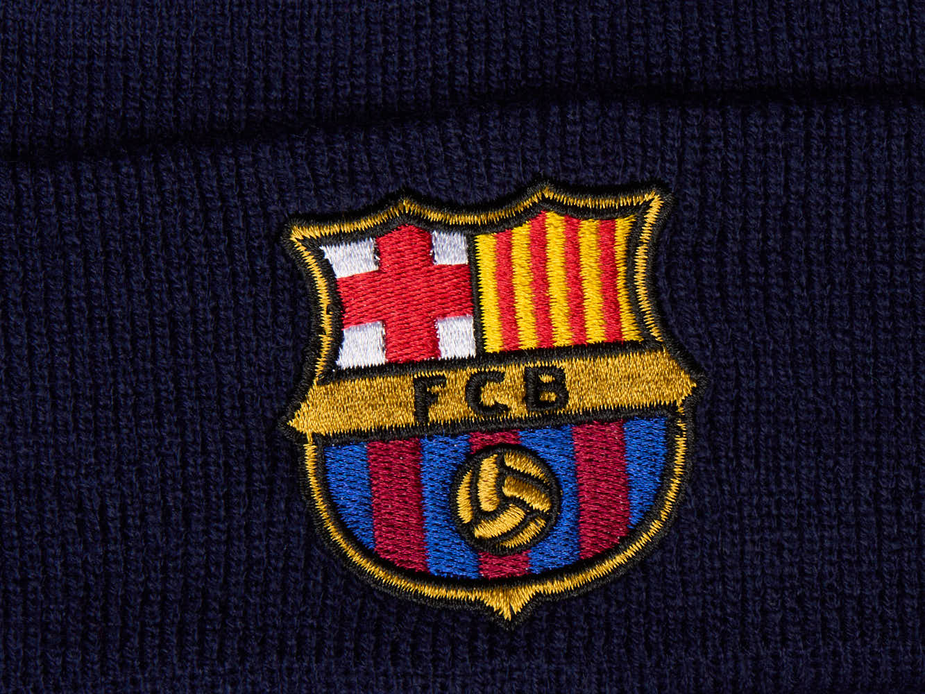 Фото Шапка Barcelona с помпоном синяя р.55-58 115126 со склада магазина Спортев