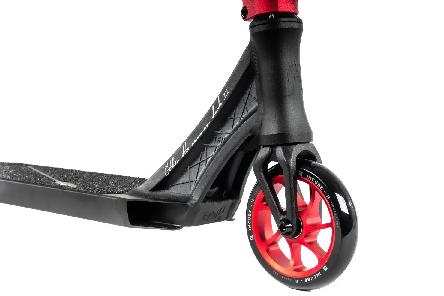Самокат Ethic Complete Scooter Erawan V2 "M" трюковой красный 011782 Фото Самокат Ethic Complete Scooter Erawan V2 "M" трюковой красный 011782 со склада магазина Спортев